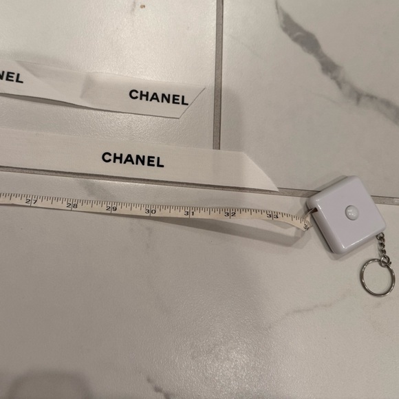 Chanel White Ribbon  4 - Picture 3 of 3